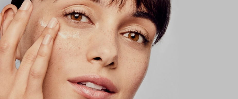 How to look younger: rules for skin care around the eyes